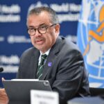 Chefe da OMS está ‘profundamente preocupado’ com ‘escala e velocidade’ da propagação do Ebola, diz que comitê de emergência se reunirá