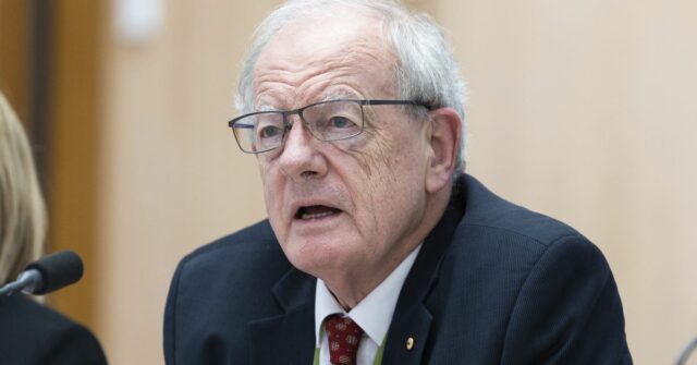 Paul Brereton, Comissário da Comissão Nacional Anticorrupção (NACC), durante uma audiência com a Comissão Mista Parlamentar da Comissão Nacional Anticorrupção, na Casa do Parlamento em Canberra, na quinta-feira, 11 de dezembro de 2025. fedpol Foto: Alex Ellinghausen