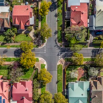 Foto aérea de casas.