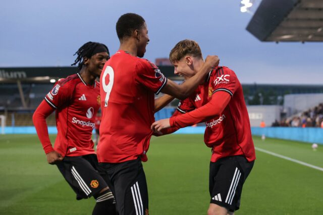 Chido Obi acaba de reivindicar o retorno ao time principal do Man Utd bem na frente de Michael Carrick
