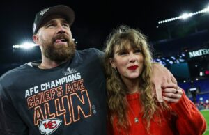 Chiefs Channel Taylor Swift provocará oponentes de 2026 antes do lançamento programado BALTIMORE, MARYLAND - JANUARY 28: Travis Kelce #87 of the Kansas City Chiefs (L) celebrates with Taylor Swift after defeating the Baltimore Ravens in the AFC Championship Game at M&T Bank Stadium on January 28, 2024 in Baltimore, Maryland. (Photo by Patrick Smith/Getty Images)