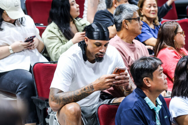 Chris McCullough diz que uma ligação de RHJ fez o Chris McCullough TNT x Meralco PBA semifinais