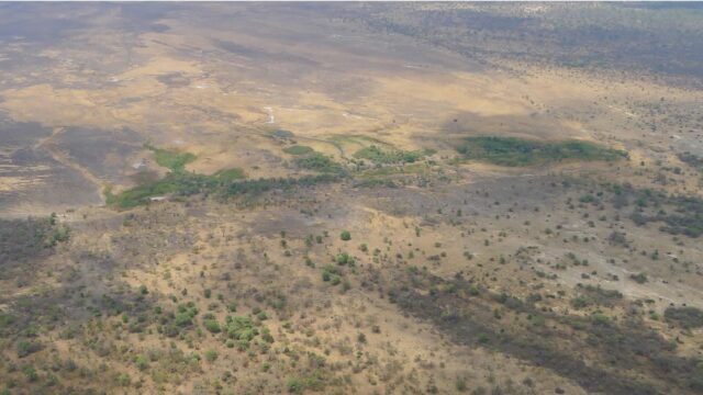 Os investigadores recolheram amostras de gás para o estudo numa fonte termal na área de Gwisho, na Zâmbia. - P. Vivien-Neal/Kalahari Geo-Energy & MC Daly/Universidade de Oxford, Reino Unido