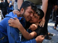 Cinco policiais e um menino de 13 anos mortos em ataque israelense em Gaza Cinco policiais e um menino de 13 anos mortos em ataque israelense em Gaza