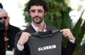 ‘Club Kid’ de Jordan Firstman desencadeia guerra de lances de estúdio em Cannes com ofertas de 7 dígitos (EXCLUSIVO) 'Club Kid' de Jordan Firstman desencadeia guerra de lances de estúdio em Cannes com ofertas de 7 dígitos (EXCLUSIVO)