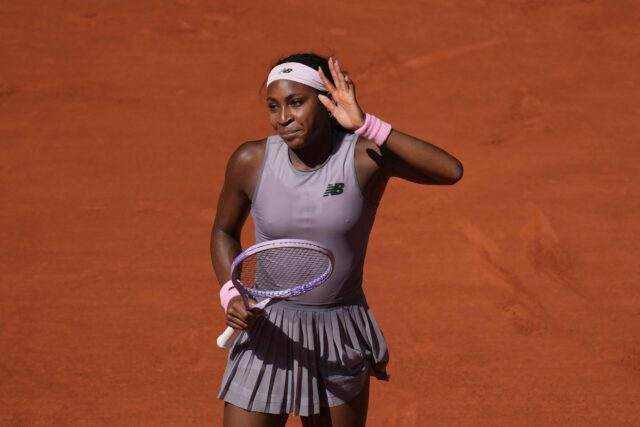 Coco Gauff avança para a segunda rodada do Aberto da Coco Gauff começou a defesa de seu título no Aberto da França ao derrotar o compatriota americano Taylor Townsend por 6-4 e 6-0 em Roland Garros na terça-feira.