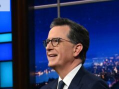 Colbert faz a reverência final, uma vítima noturna do presidente que não aguentava piada Um grande final... A despedida de Stephen Colbert ao The Late Show.