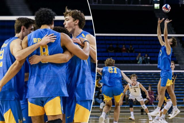 Quatro jogadores de vôlei masculinos com camisetas azuis e douradas se amontoam, abraçados.