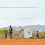 Combatentes ligados à Al-Qaeda invadem prisão no Mali e bloqueiam fornecimento de alimentos para Bamako