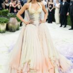 Como Blake Lively reclama do cansado marido Ryan Reynolds e ele apenas 'ouve' em silêncio... sua exigência de quatro palavras para que ela fizesse um acordo com Baldoni... e o REAL motivo pelo qual ele não estava no Met Gala