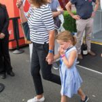 Embora a ausência do papel da Princesa Diana nas vidas do Príncipe George, do Príncipe Louis e da Princesa Charlotte nunca vacile, é a realista Carole quem procura dar o 'toque de Diana', adicionando um senso de normalidade às suas infâncias.