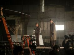 Como o diretor de fotografia de ‘Monster: The Ed Gein Story’, Michael Bauman, construiu tensão e claustrofobia com a escuridão Como o diretor de fotografia de 'Monster: The Ed Gein Story', Michael Bauman, construiu tensão e claustrofobia com a escuridão