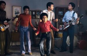 Como os editores de ‘Michael’ condensaram o épico de quatro horas e por que a narração de Jaafar Jackson foi deixada na sala de edição Como os editores de 'Michael' condensaram o épico de quatro horas e por que a narração de Jaafar Jackson foi deixada na sala de edição