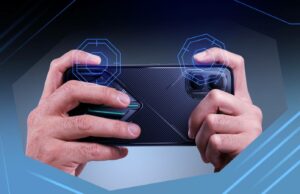 Como uma garra de quatro dedos me deixou obcecado por jogos para celular novamente Dois telefones Galaxy S26 Ultra em capa Pitaka de fibra de carbono, com destaque para três botões laterais físicos adicionais