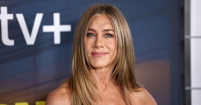 Jessica Alb comparece à festa do Oscar da Vanity Fair de 2026, organizada por Mark Guiducci no Museu de Arte do Condado de Los Angeles em 15 de março de 2026 em Los Angeles, Califórnia.