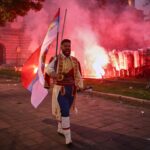 Conflitos em Belgrado enquanto protestos liderados por estudantes exigem eleições