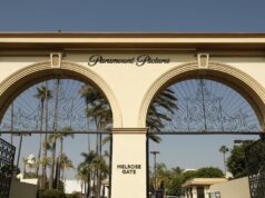 Consumidores processam para bloquear acordo entre Paramount e Warner Bros. Consumidores processam para bloquear acordo entre Paramount e Warner Bros.