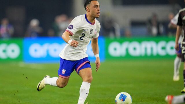 Copa do Mundo FIFA 2026 - Sergino Dest retorna de lesão para aumentar as esperanças dos EUA na Copa do Mundo
