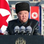 Coreia do Norte atualiza constituição para exigir ataque nuclear automático se Kim Jong Un for assassinado: relatório
