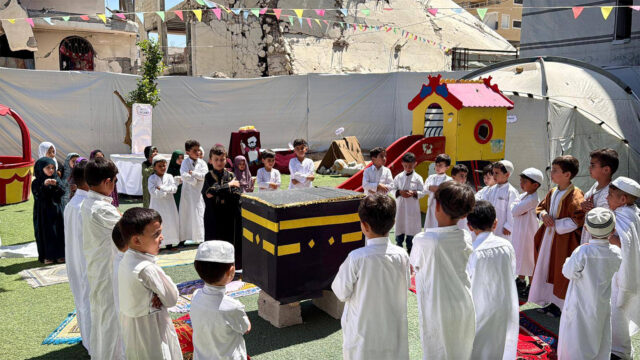Crianças realizam 'mini Hajj' em Gaza enquanto Israel bloqueia peregrinos Crianças realizam 'mini Hajj' em Gaza enquanto Israel bloqueia peregrinos