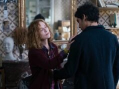 Crítica de ‘Contos Paralelos’: Isabelle Huppert é uma romancista francesa espionando o apartamento do outro lado da rua no jogo de cabeça voyeurista estranhamente confuso de Asghar Farhadi Parallel Tales