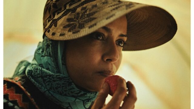 Crítica de 'Morangos': Mulheres marroquinas na indústria agrícola espanhola são exploradas por um sistema insensível em um drama potente, mas falho
