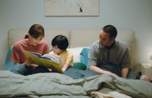 Crítica de ‘Sheep in the Box’: filme japonês sobre luto e paternidade é um atordoamento Lo-Fi Crítica de 'Sheep in the Box': filme japonês sobre luto e paternidade é um atordoamento Lo-Fi