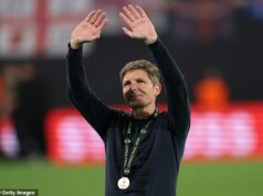 Crystal Palace vence a Conference League: Oliver Glasner navegará até o pôr do sol como uma figura imortal depois de levar o clube a alturas inimagináveis, escreve WILL PICKWORTH Crystal Palace vence a Conference League: Oliver Glasner navegará até o pôr do sol como uma figura imortal depois de levar o clube a alturas inimagináveis, escreve WILL PICKWORTH