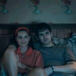 Curry Barker, diretor de 'Obsession', em sua estreia no cinema, cortando um final mais sombrio e enfrentando 'Massacre da Serra Elétrica'