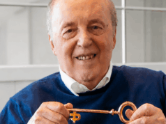 Dario Argento revela trilogia de suspense em Cannes enquanto é homenageado no Fantástico Pavilhão do Marché Du Film Dario Argento revela trilogia de suspense em Cannes enquanto é homenageado no Fantástico Pavilhão do Marché Du Film