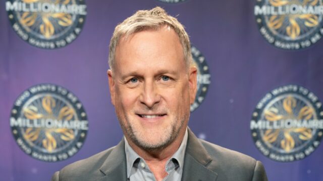 Dave Coulier perdeu 45 quilos e não come 'alimentos sólidos há meses' após o tratamento do câncer: 'Isso afetou minha capacidade de falar'

