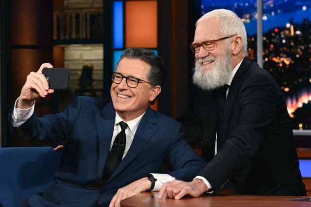 David Letterman critica a CBS de 'doninhas mentirosas' enquanto Colbert se aproxima do final de 'Late Show'
