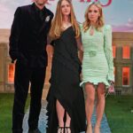 David Tennant estava todo sorrisos ao chegar ao tapete vermelho com sua glamorosa esposa Georgia e sua filha Olive na estreia da série 2 de Rivals em Londres na quarta-feira