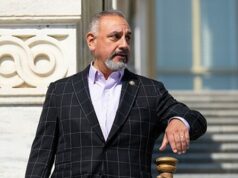 Dep. Cisneros: Candidatos ao governo da CA ‘deveriam estar atacando’ Trump, ele causou ‘muitos dos nossos problemas’ Dep. Cisneros: Candidatos ao governo da CA 'deveriam estar atacando' Trump, ele causou 'muitos dos nossos problemas'