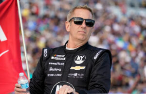 Depois que Greg Biffle e sua família da NASCAR morreram, a polícia agora pensa na mesa de ‘amigos’ deles Yahoo news home