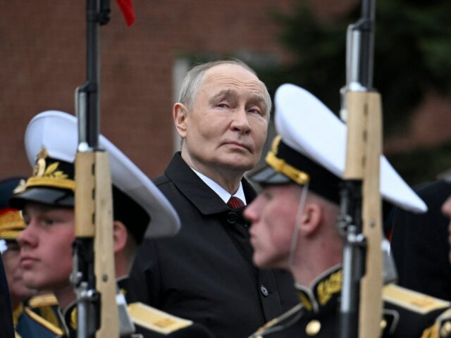 Desfile reduzido do Dia da Vitória realizado em Moscou
