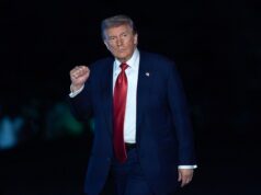 Detalhes do telefonema do presidente Donald Trump sobre o acordo de paz no Irã com líderes muçulmanos revelam objetivo de longo prazo O presidente dos EUA, Donald Trump, teria pedido a vários países árabes durante um telefonema no sábado que assinassem acordos de paz com Israel se um acordo fosse alcançado para acabar com a guerra no Irã.