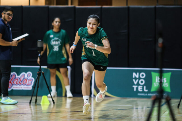 Aspirante Detdet Pepito durante o PVL Draft Combine Dia 1. 