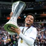 Diretor do Borussia Dortmund 'surpreso' com desejo de transferência de Jadon Sancho