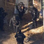 Dois acusados ​​de porte de armas e tráfico de drogas após batida policial em propriedades rurais