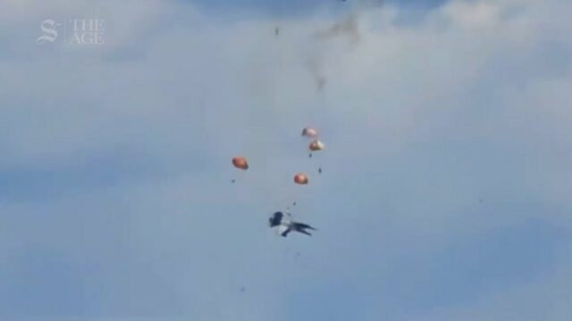 Uma foto do vídeo mostra uma nuvem de fumaça subindo acima da planície perto da Base Aérea de Mountain Home.