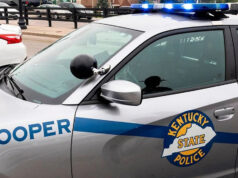 Dois presos ‘perigosos’ escapam do centro de detenção de Kentucky, desencadeando uma caçada humana por várias agências em toda a região Veículo cruzador da Polícia Estadual de Kentucky estacionado
