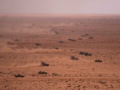Dois soldados dos EUA desaparecidos após exercícios de treinamento do ‘Leão da África’ em Marrocos Forças militares dos EUA e do Marrocos conduzindo um exercício militar no deserto.