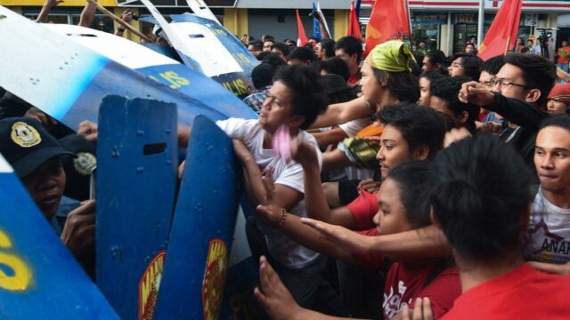 Dois supostos insurgentes comunistas americanos mortos em confronto nas Filipinas
