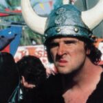 Donald Gibb, ator de 'Revenge of the Nerds' e 'Bloodsport', morre aos 71 anos