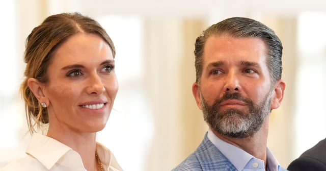 Donald Trump Jr. casa-se com Bettina Anderson na Flórida, antes Donald Trump Jr. casa-se com Bettina Anderson na Flórida, antes da cerimônia privada nas Bahamas