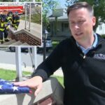 Dupla de bombeiros de Indiana devolve bandeira americana perdida à casa de estranho: ‘Não faz mal ajudar um vizinho’