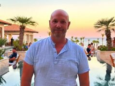 Eles são meus! O turista alemão que enfrentou ‘agarradores egoístas de toalhas e ladrões de espreguiçadeiras’ em seu hotel grego cinco estrelas… e ganhou David Eggert processou o seu operador turístico depois de alegar que os seus filhos foram deixados deitados no cimento porque cada uma das 400 espreguiçadeiras do seu hotel grego tinha sido reservadas com toalhas.
