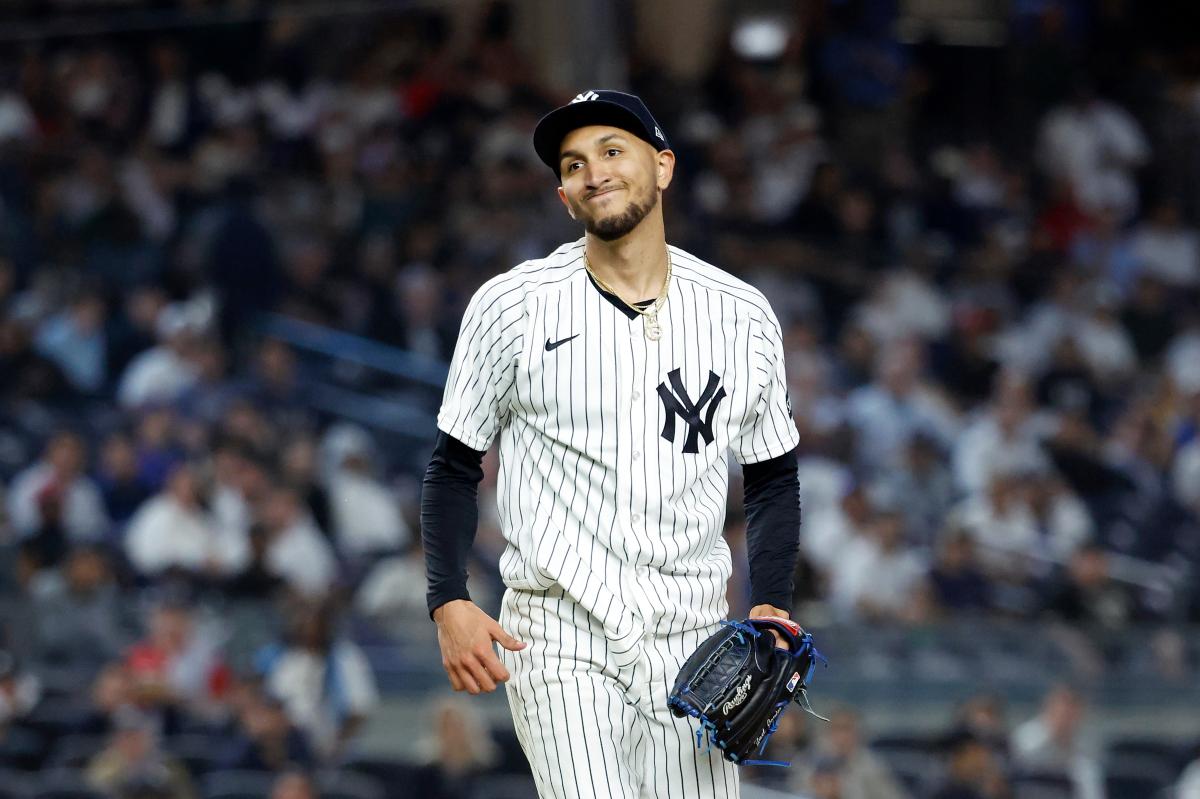 O arremessador do New York Yankees, Elmer Rodríguez, reage no monte na quinta entrada no Yankee Stadium no Bronx, Nova York, EUA, terça-feira, 5 de maio de 2026.
