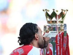 Em fotos: Arsenal comemora conquista do título da Premier League – Gunners levantam troféu Em fotos: Arsenal comemora conquista do título da Premier League - Gunners levantam troféu